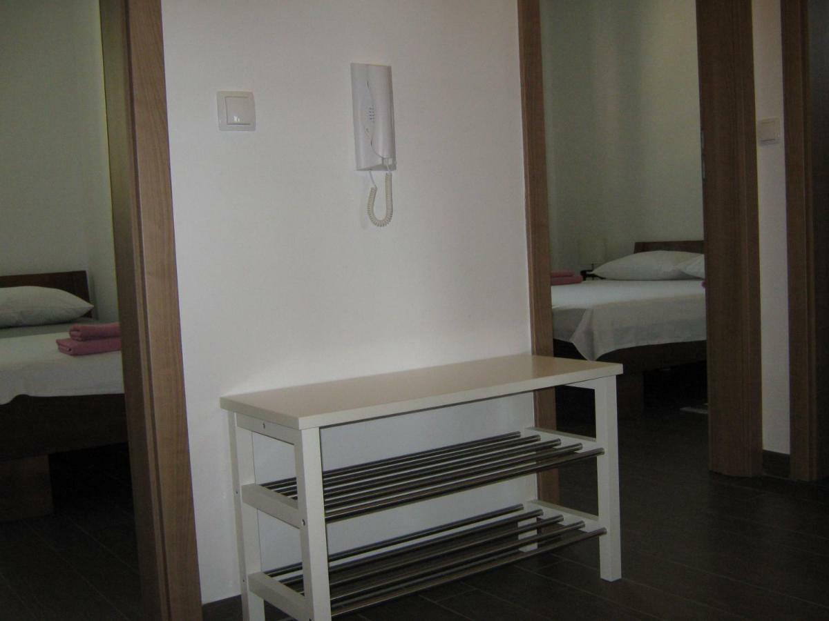 Villa Luce Apartment House Karlobag Bagian luar foto