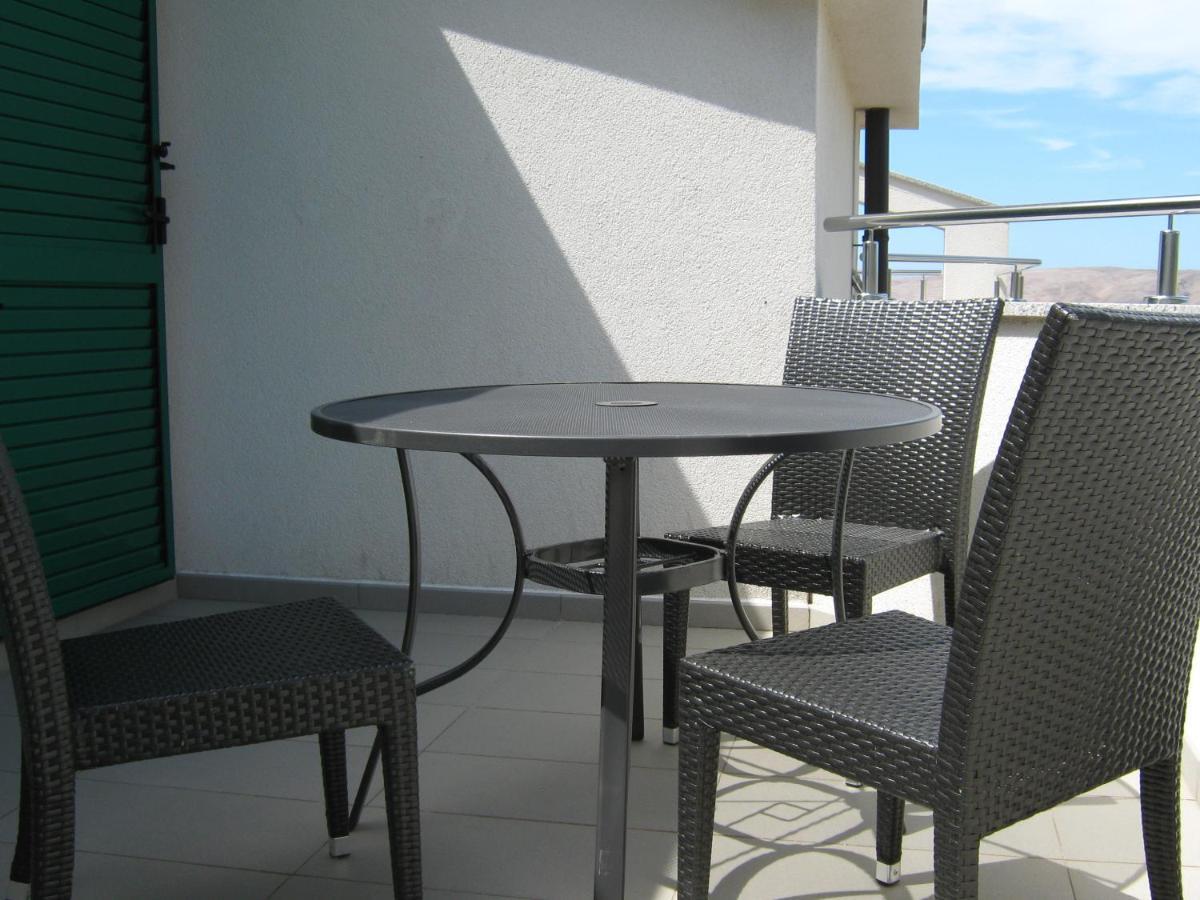 Villa Luce Apartment House Karlobag Bagian luar foto